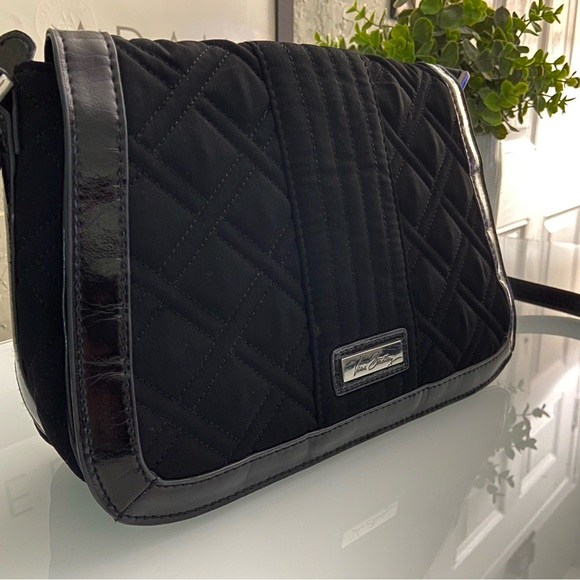 VERA BRADLEY TRAPEZE CROSSTOWN CROSSBODY QUILTED SHOULDER BAG - Picture 2 of 10